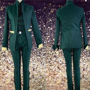 “Androg three-piece suit”